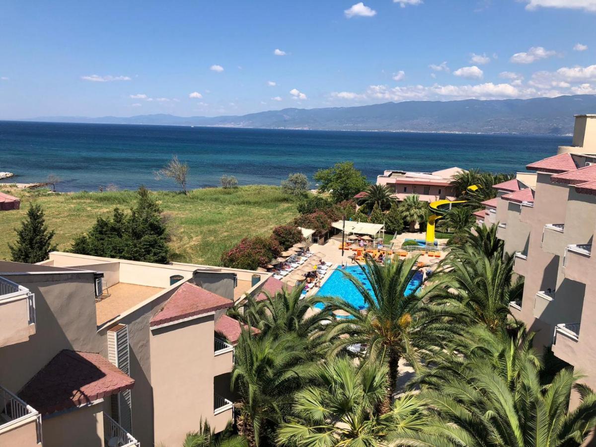 Отель Afytos Oeren Park Mtk Экстерьер фото