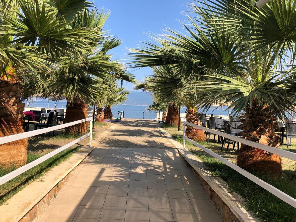 Отель Afytos Oeren Park Mtk Экстерьер фото